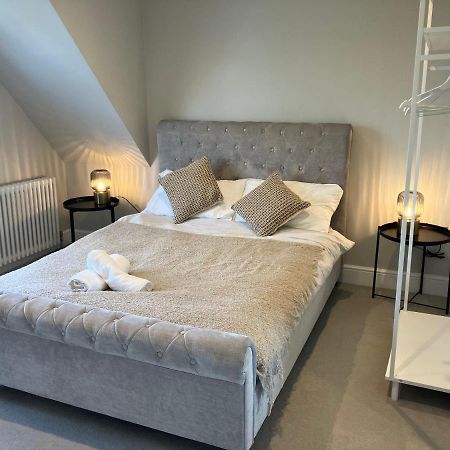 Stylish 1 Bed Flat With Private Terrace In Wimbledon - 3 The Queens Londra Dış mekan fotoğraf