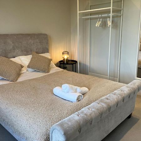 Stylish 1 Bed Flat With Private Terrace In Wimbledon - 3 The Queens Londra Dış mekan fotoğraf