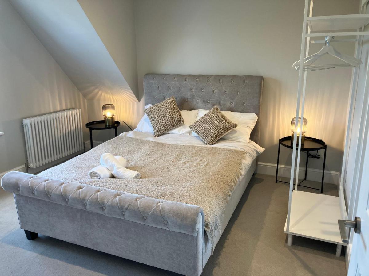 Stylish 1 Bed Flat With Private Terrace In Wimbledon - 3 The Queens Londra Dış mekan fotoğraf