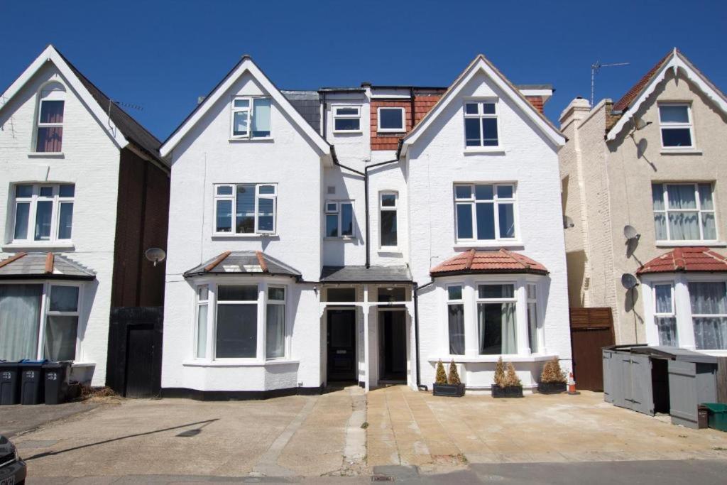 Stylish 1 Bed Flat With Private Terrace In Wimbledon - 3 The Queens Londra Dış mekan fotoğraf